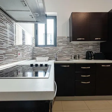 Boho-chic Inner Harbour Apartment Gzira